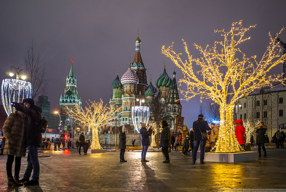 Новогодняя Москва 2024 — фото самых красочных мест столицы