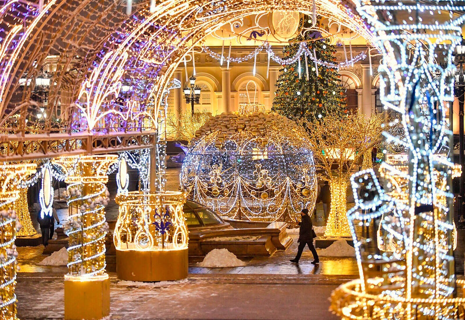 Самые красивые места Москвы на Новый год 2024