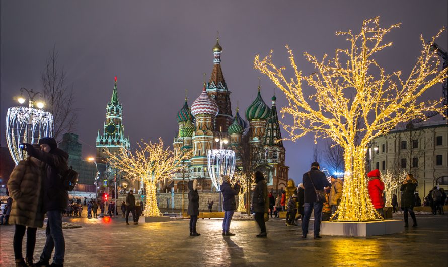 Новогодняя Москва 2024 — фото самых красивых мест нашей столицы